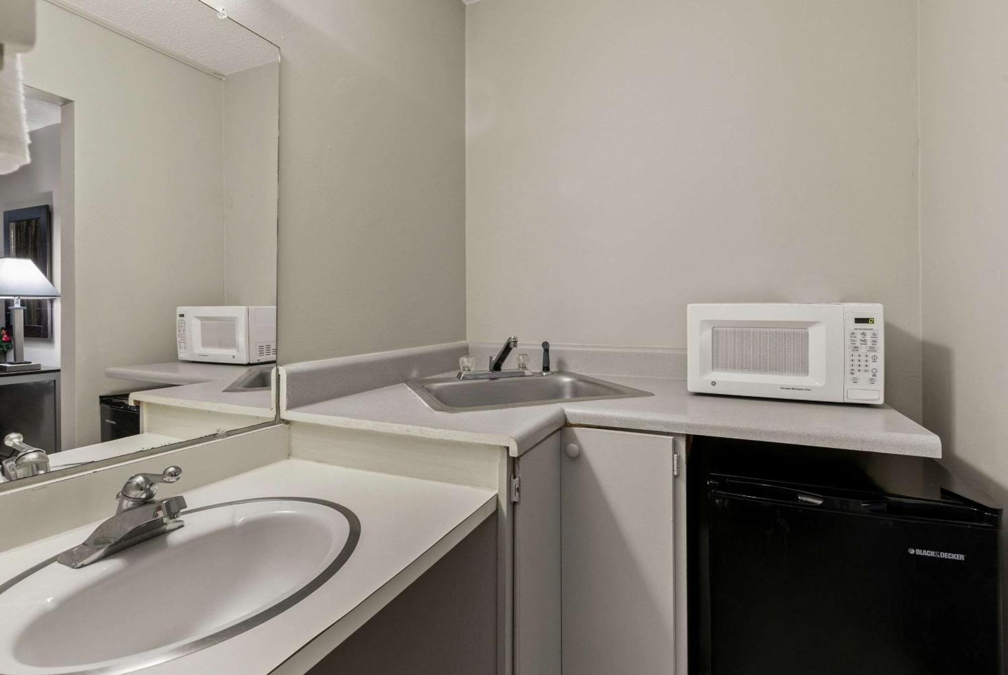 Econo Lodge Clemson Eksteriør billede