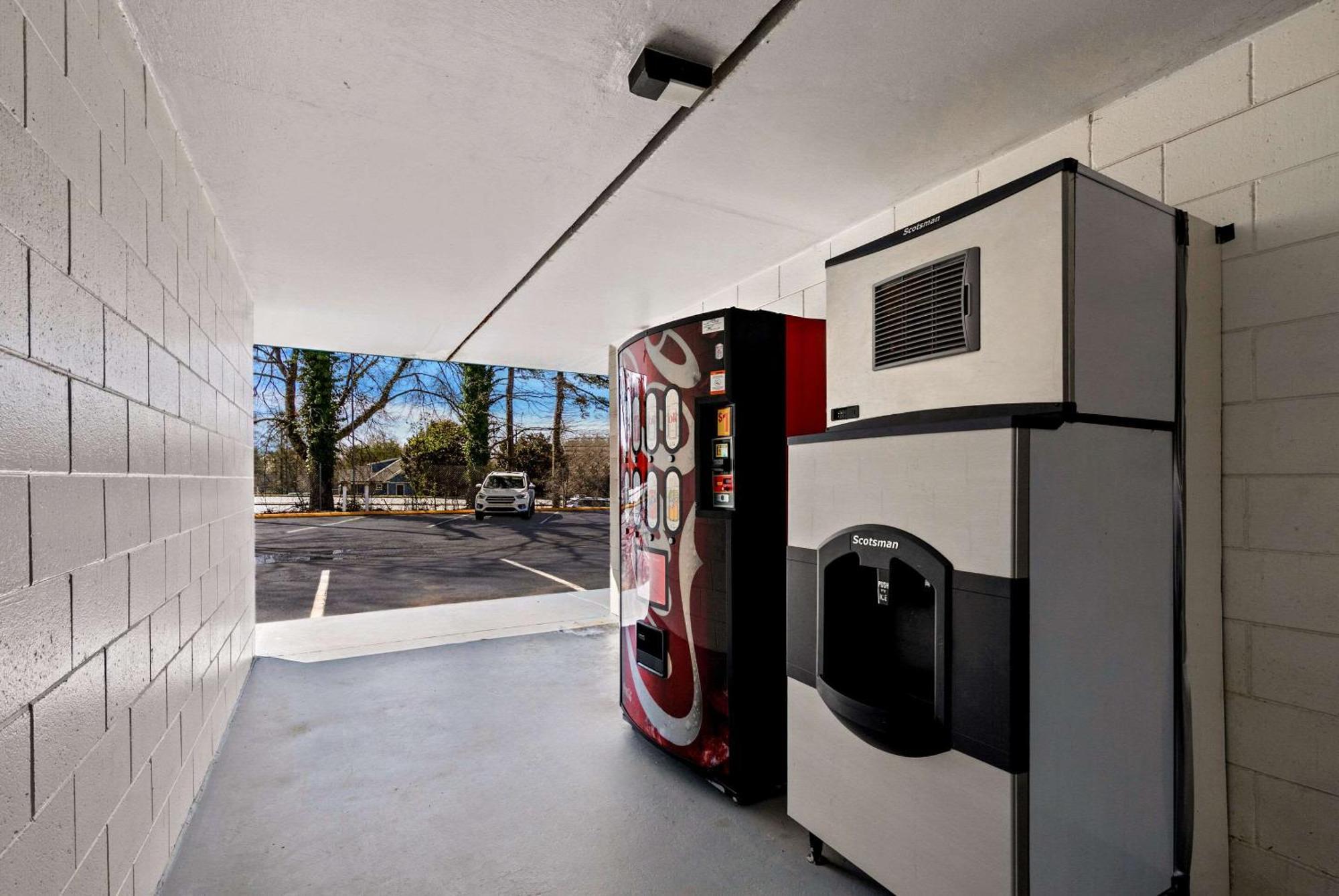 Econo Lodge Clemson Eksteriør billede