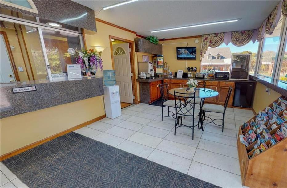 Econo Lodge Clemson Eksteriør billede